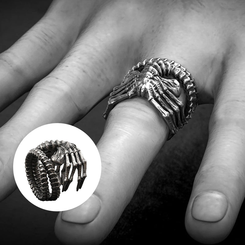 Stornfield | Alien-Facehugger-Ring
