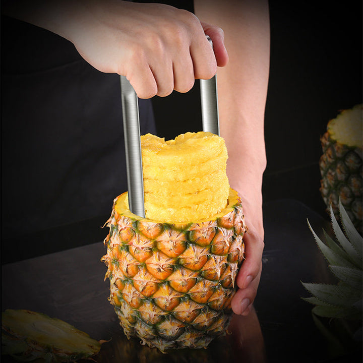 Pineapple slicer made of food-safe stainless steel | Stornfield