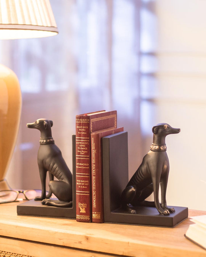 Stornfield | Watchdog-shaped Book Holder - Black