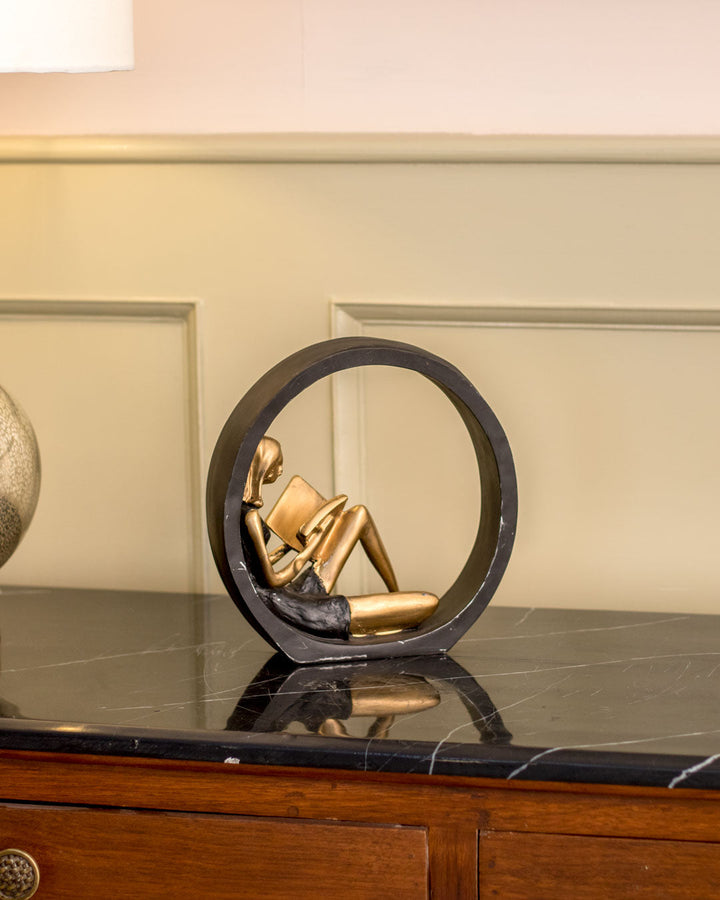 Stornfield | Statue of a Girl Reading