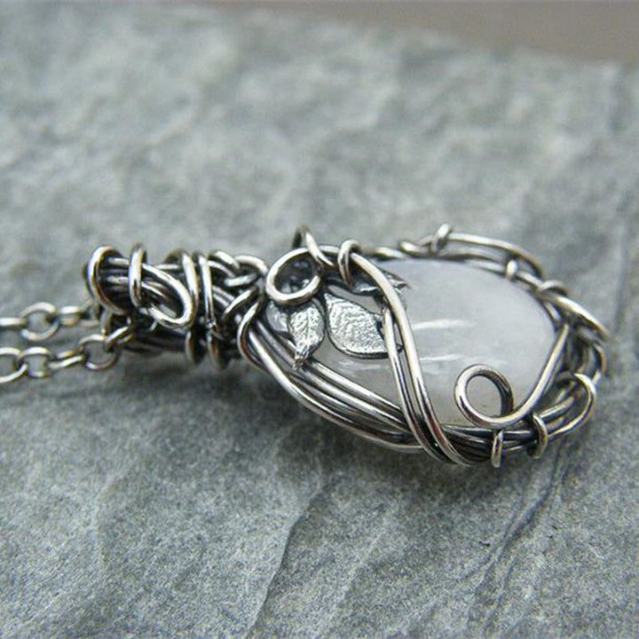 Stornfield | Retro Moonstone Necklace - Selene