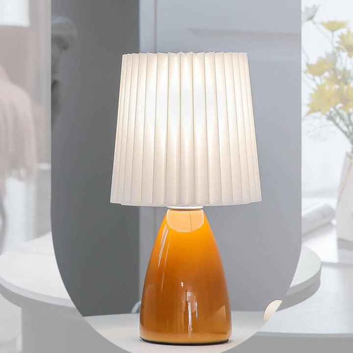 Stornfield | Lampe de table rétro scandinave avec abat-jour plissé et base en verre