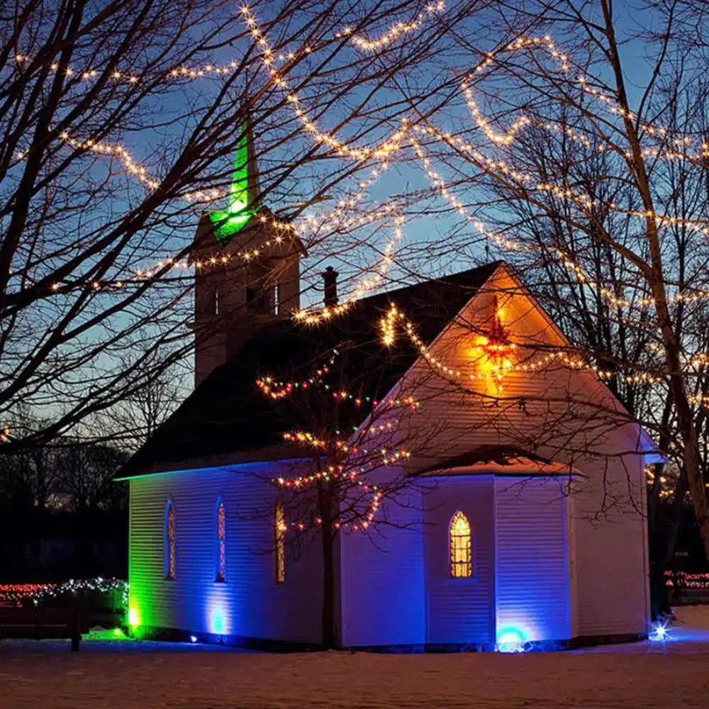 String lights with 30 balls – Charging via solar panel | Stornfield