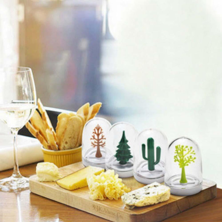 Tempus - Salt and Pepper Shakers in Dome Ornament | Stornfield