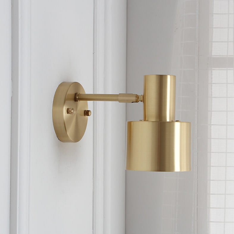 Modern Gold Wall Lamp - Minimalist Metal Design for Luxury Interiors | Stornfield
