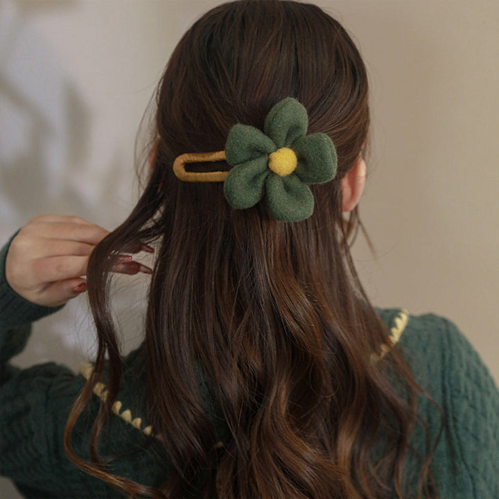 Elegant Plush Flower Hairpins Stornfield