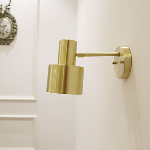 Modern Gold Wall Lamp - Minimalist Metal Design for Luxury Interiors | Stornfield