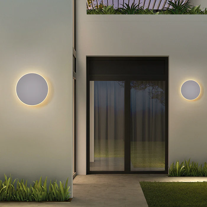 Elegant LED wall light for outdoor use - Minimalist round design | Stornfield