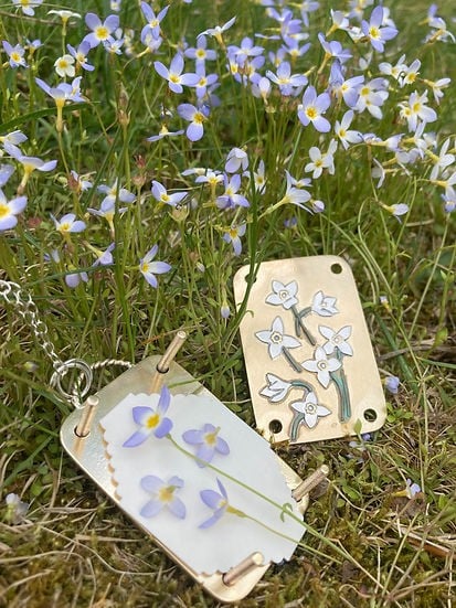 Stornfield | Mini Flower Press | Compact Botanical Keepsake Maker | Portable Craft Tool
