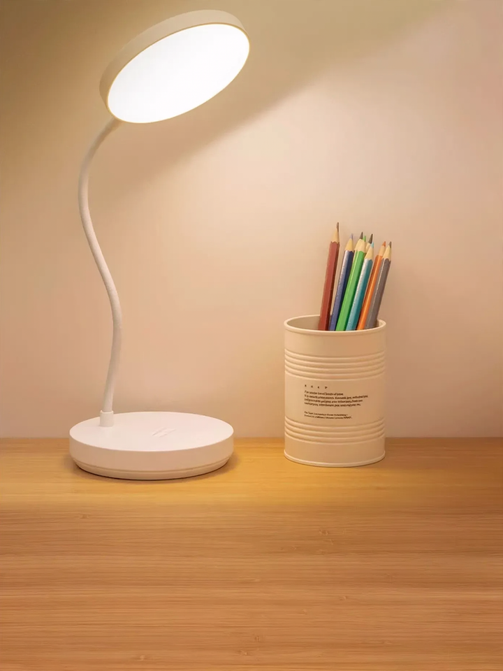 Rechargeable LED clip lamp for studying and reading