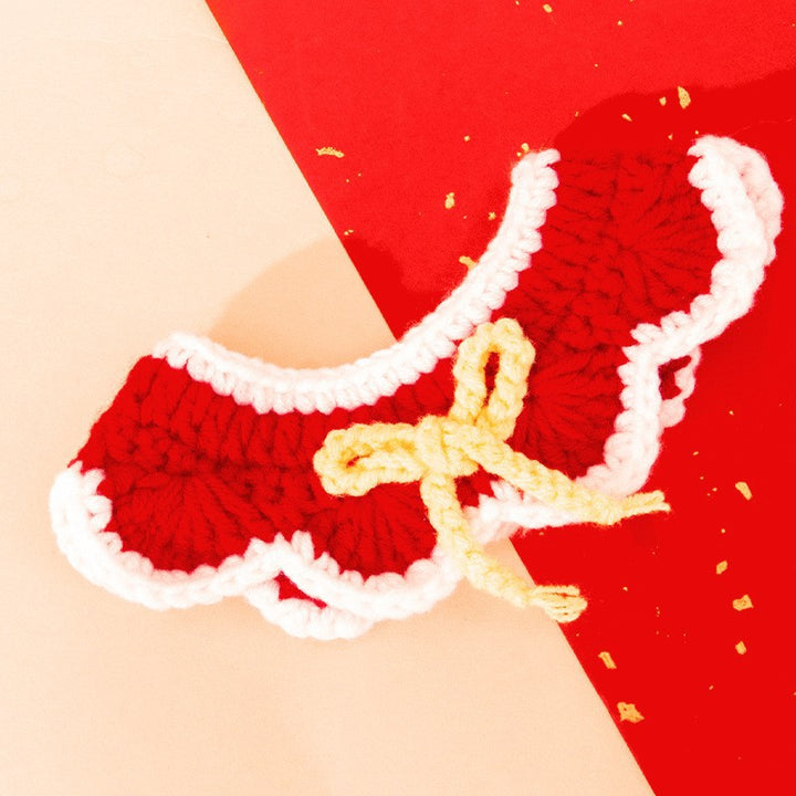 Hand-knit scarf for cats