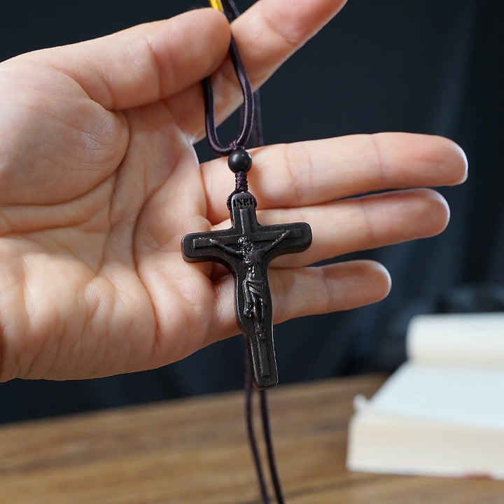 Stornfield | Pendentif Croix de Jésus en Bois