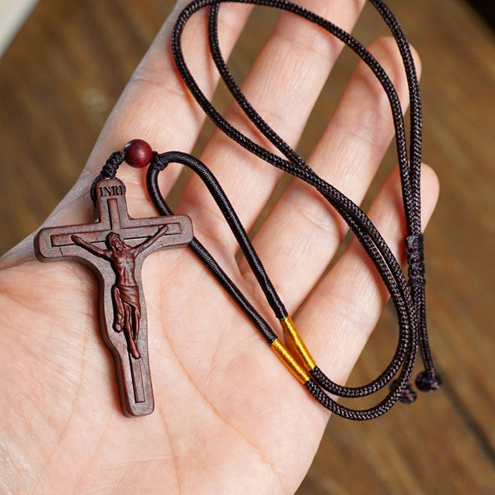 Stornfield | Pendentif Croix de Jésus en Bois