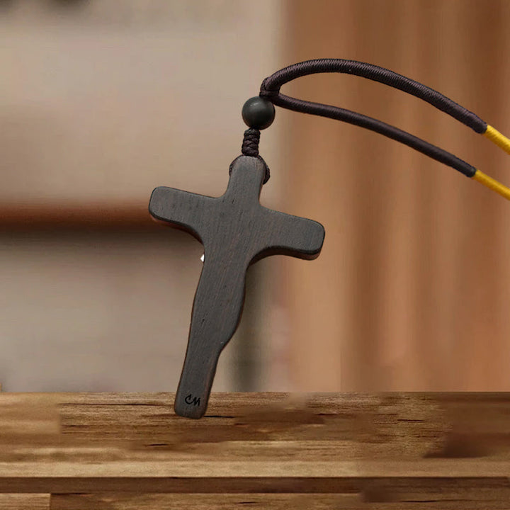 Stornfield | Pendentif Croix de Jésus en Bois