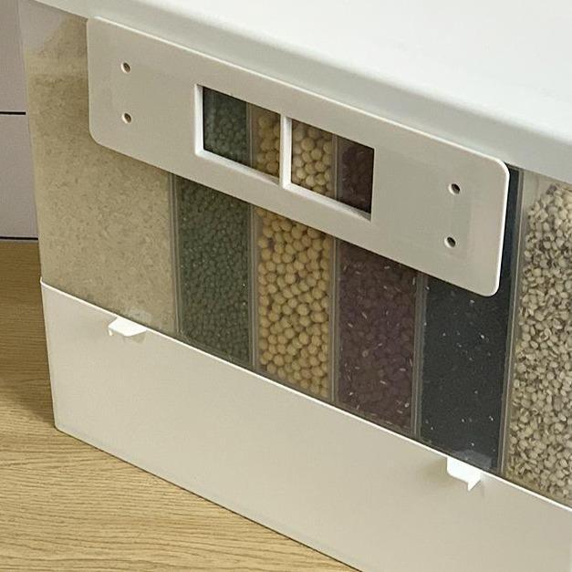 Wall-mounted Dry Food Dispenser | Stornfield