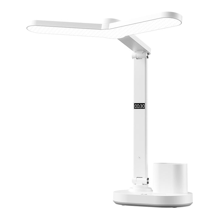 Full spectrum desk lamp for eye-friendly working