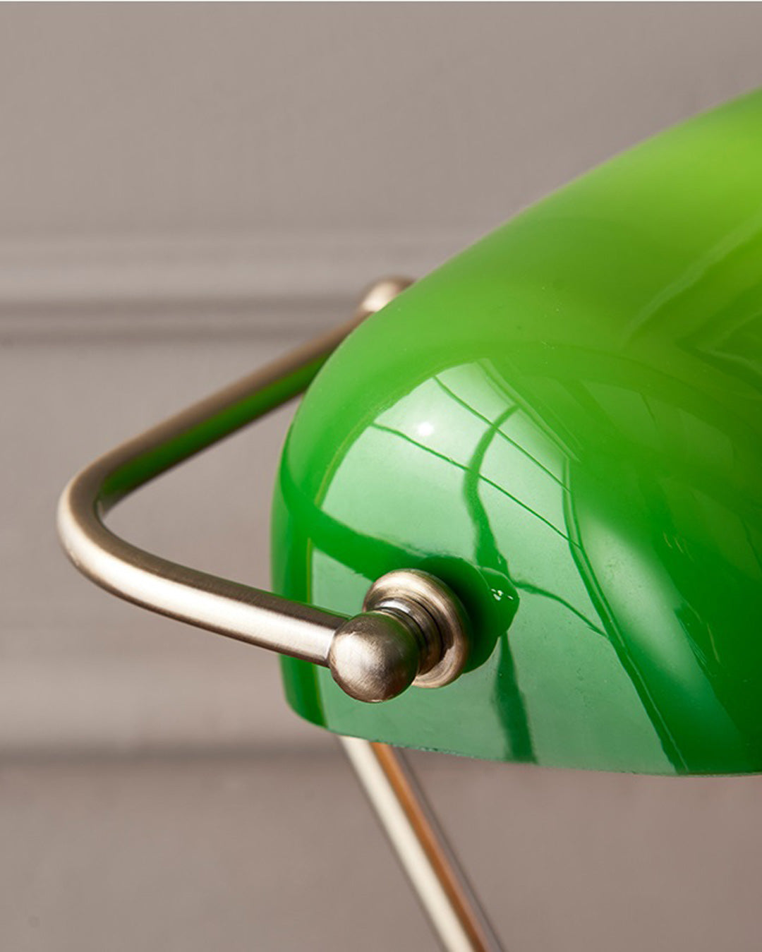 Stornfield | Classic Banker's Lamp