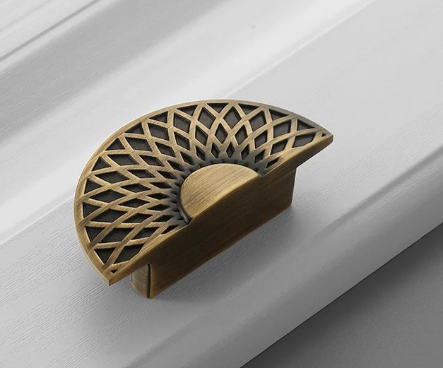 Bronvella ArcRetro Furniture Handle in Antique Copper Stornfield