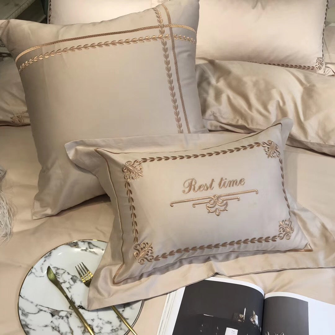 French-Style Embroidered Cotton-Sateen Duvet Cover Ensemble with Tailored Oxford Shams