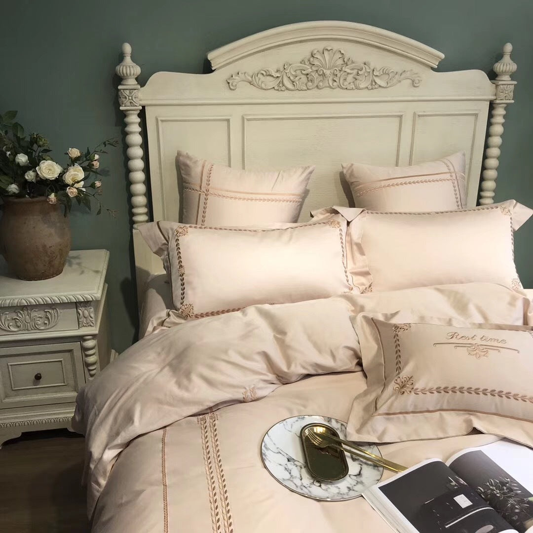 French-Style Embroidered Cotton-Sateen Duvet Cover Ensemble with Tailored Oxford Shams