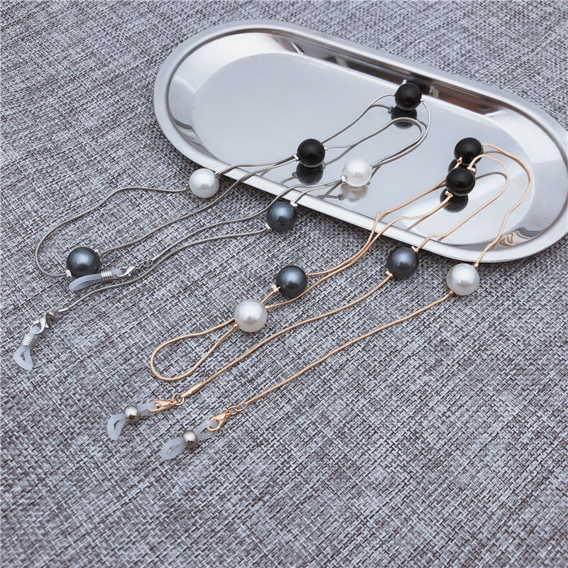 Elegant Bead-Accented Eyewear Chain Stornfield