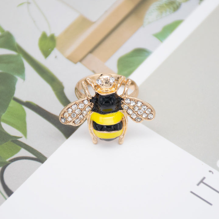 Decorative Bee-Inspired Statet Ring Stornfield