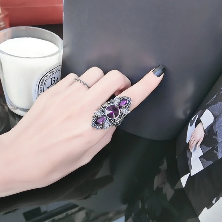 Elegant Leaf-Designed Adjustable Ring Stornfield