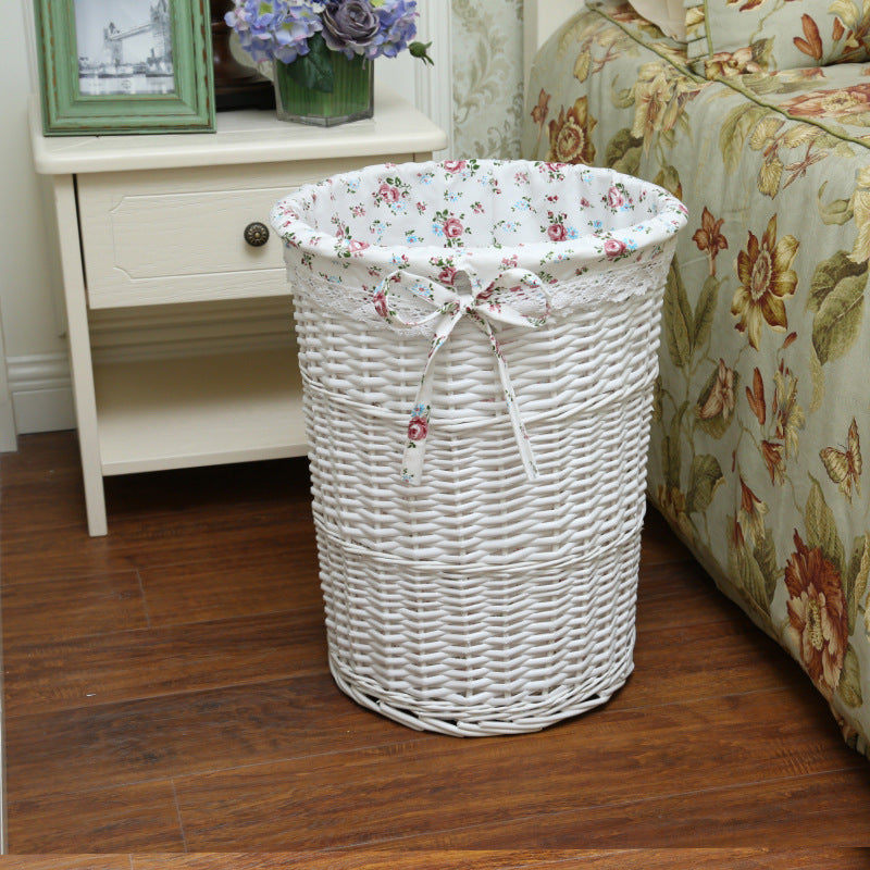 Women's laundry basket with decorative fabric lining and practical carrying handle Stornfield