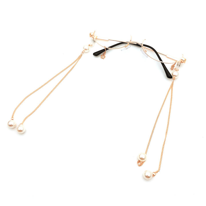 Elegant Triple Strand Pearl Eyewear Chain Stornfield