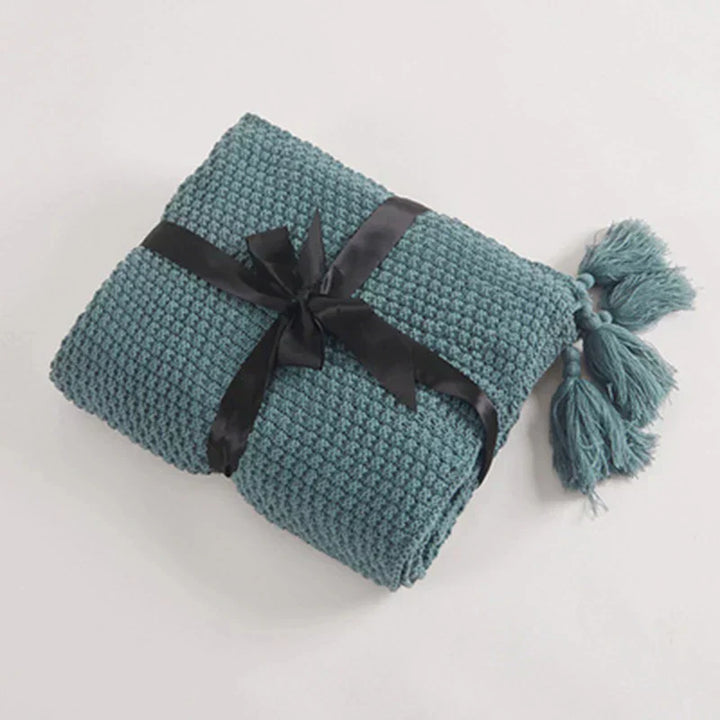 Stornfield | Knitted Wool Blanket with Fringes - NordicCozy