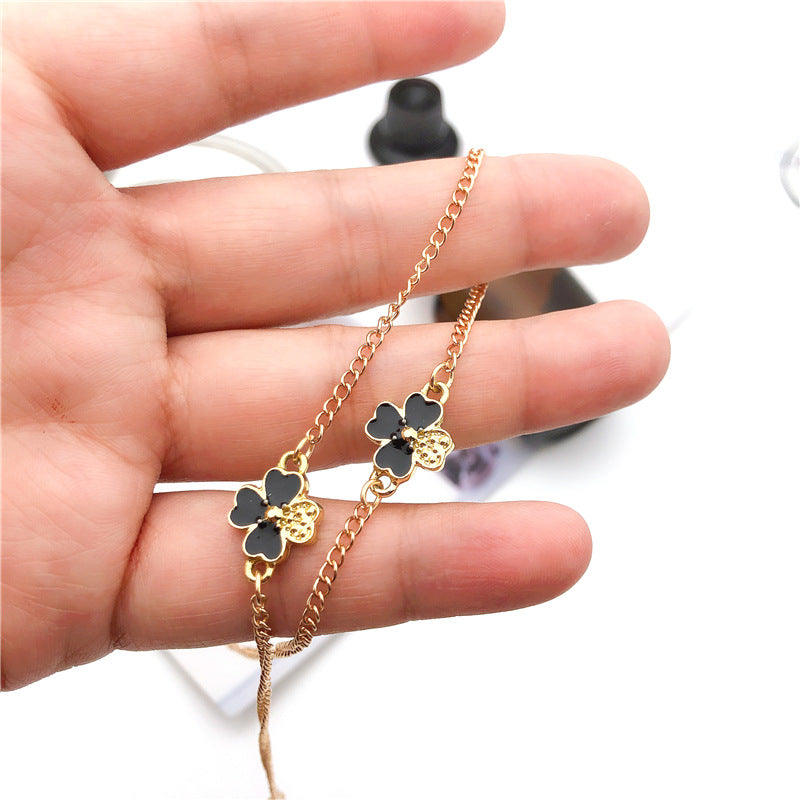 Elegant Floral Charm Eyewear Chain Stornfield