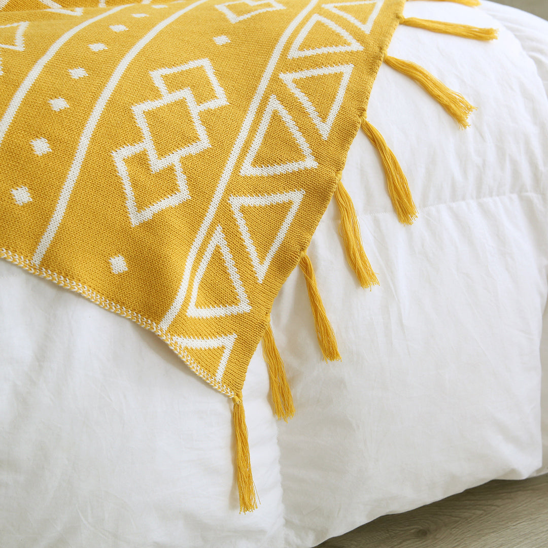 Women Cozy Knit Blanket with Modern Patterns Stornfield