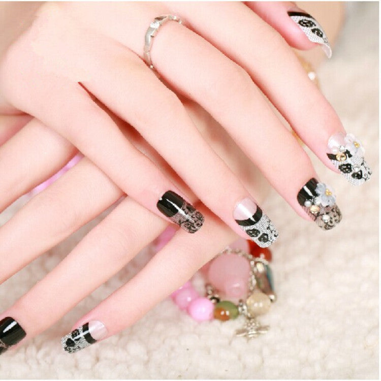 Artificial nails with delicate floral decorations Stornfield