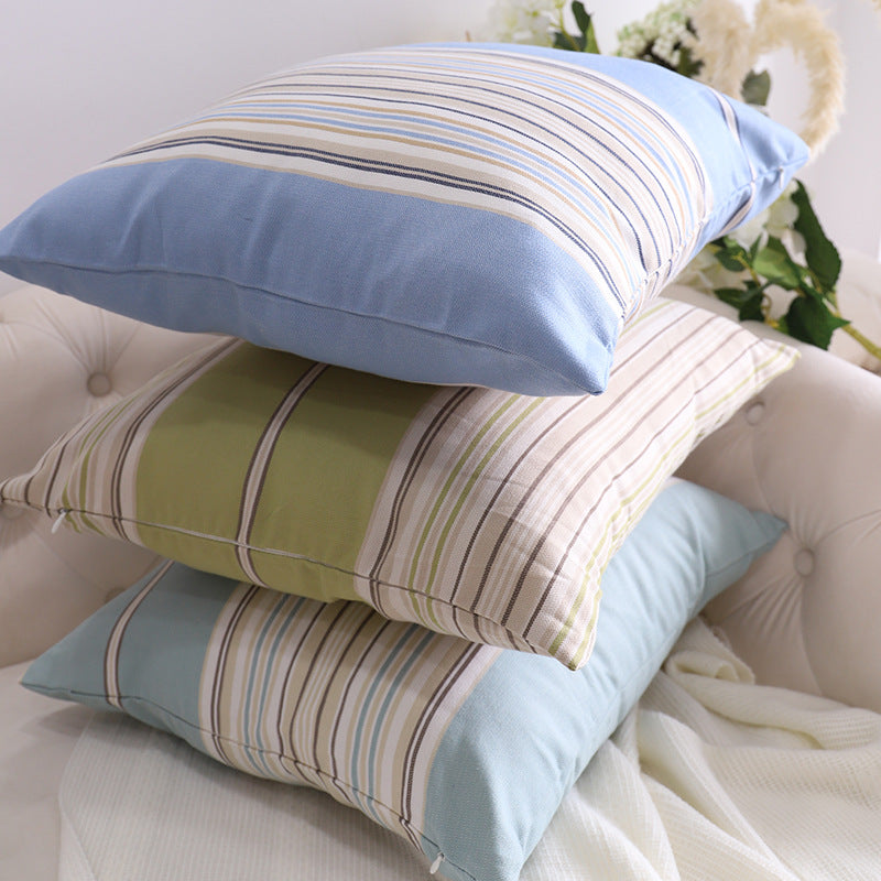 Structured pillowcase with modern stripes