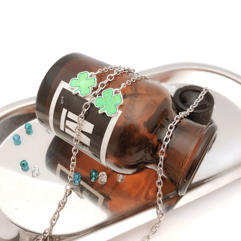 Clover Pendant Necklace Stornfield