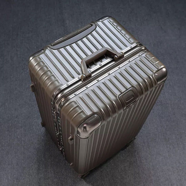 Durable Hard-Shell Travel Suitcase Stornfield