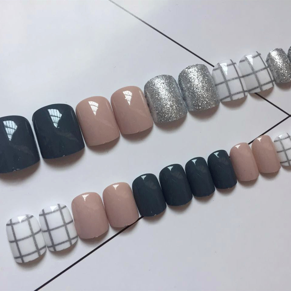 Nail art design with glamorous accents Stornfield