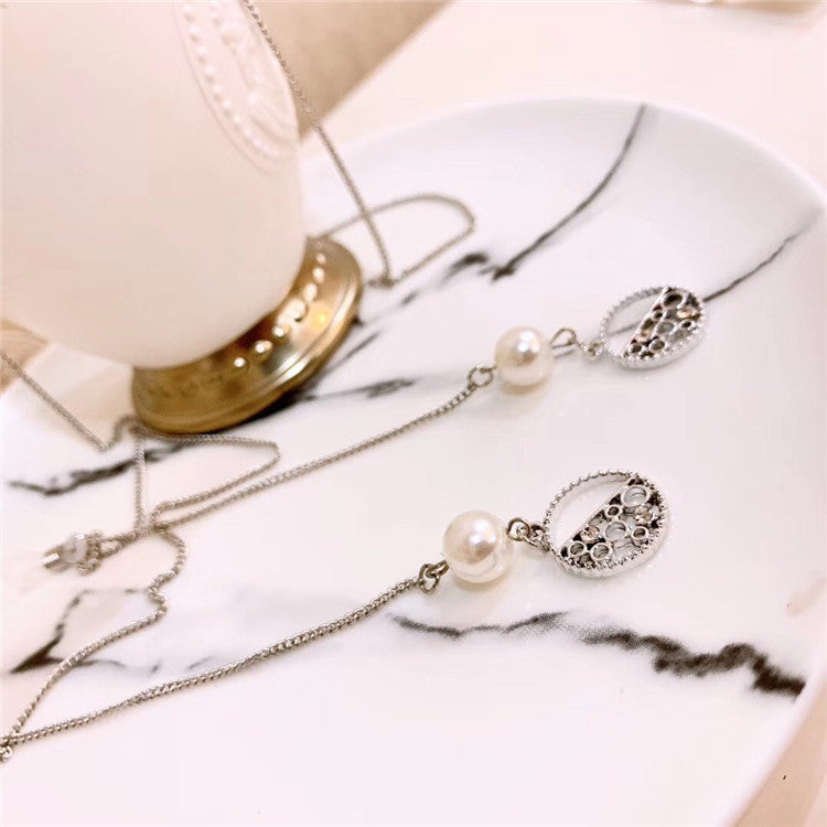 Decorative Pearl and Metal Accent Eyewear Chain Stornfield