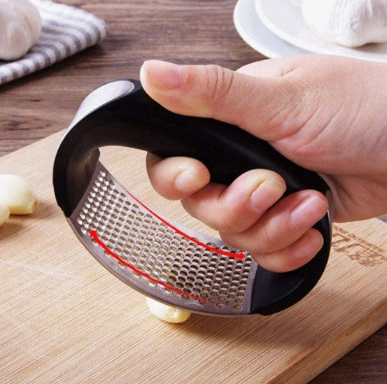Simple manual garlic press | Stornfield