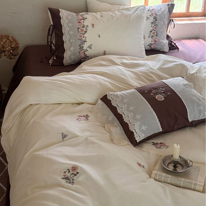Elegant cotton bedding set with embroidery and bows