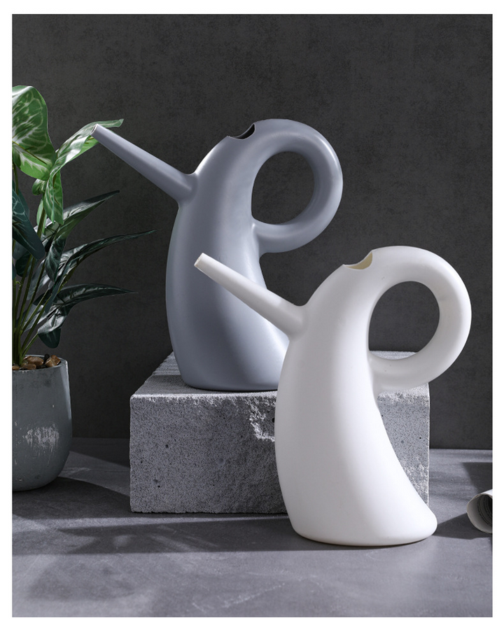 Stornfield | Watering can with extended spout – Elegant design for precise watering