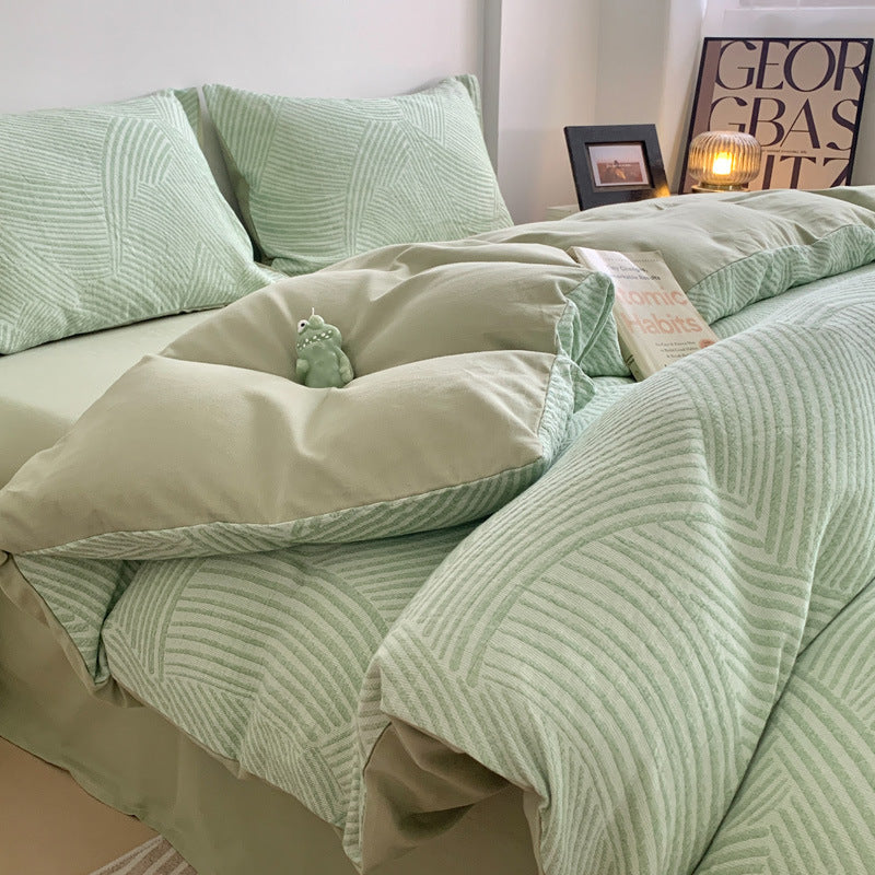 Diamond-patterned cotton bedding with jacquard design