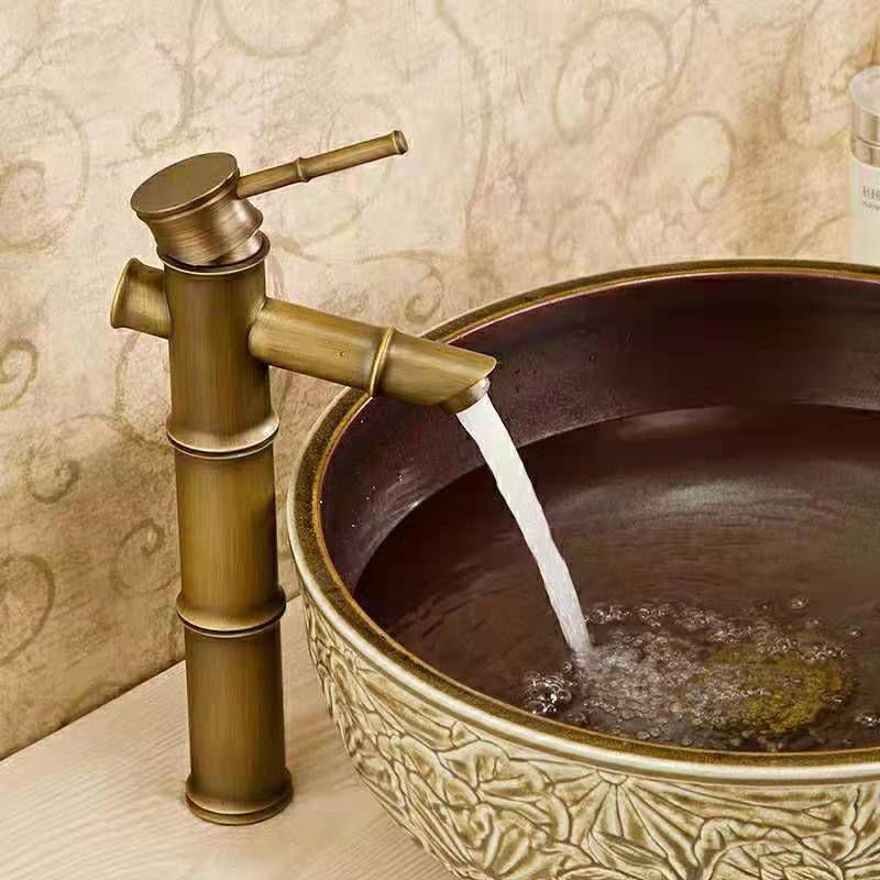 Stornfield | Round Single-Handle Country-Style Lavatory Faucet