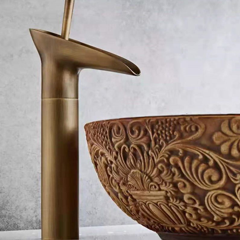 Stornfield | Round Single-Handle Country-Style Lavatory Faucet