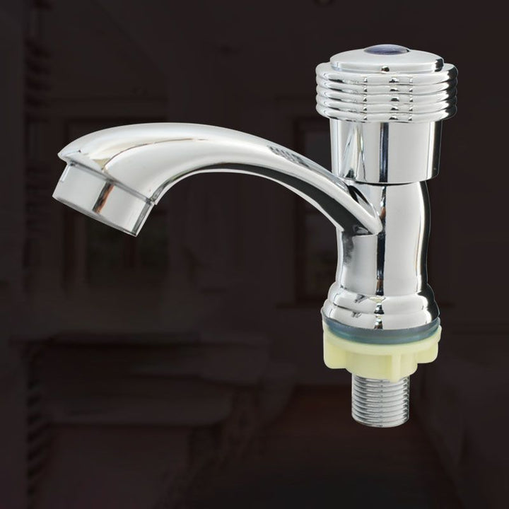 Stornfield | Modern Bathroom Faucet with Chrome Knob Handle and Basin Faucet with Water Hose