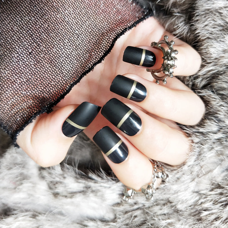Stylish Matte Press-On Nail Set with Gold Accents