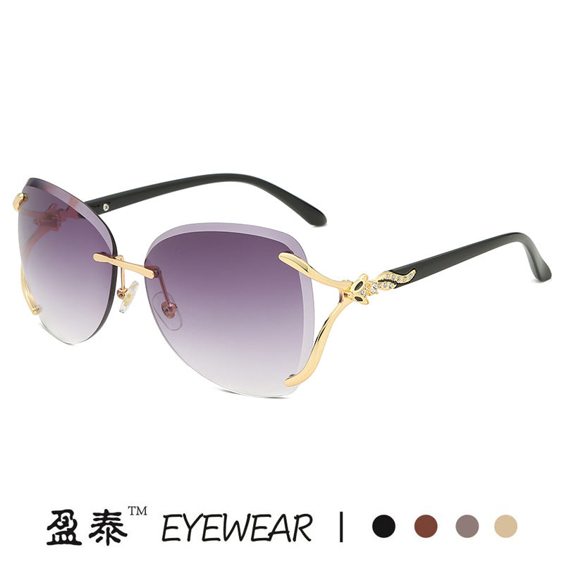 Women's elegant sunglasses with extravagant metal frame and mirrored lenses Stornfield