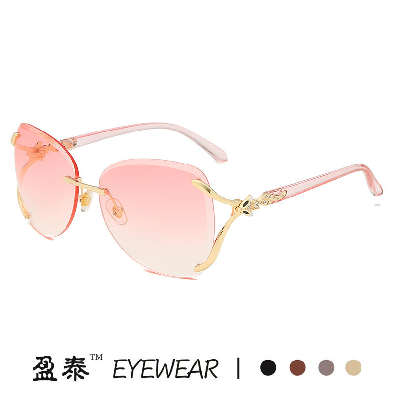 Women's elegant sunglasses with extravagant metal frame and mirrored lenses Stornfield