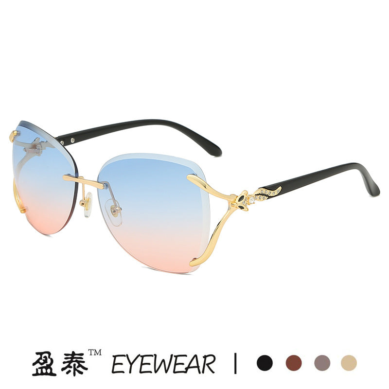 Women's elegant sunglasses with extravagant metal frame and mirrored lenses Stornfield