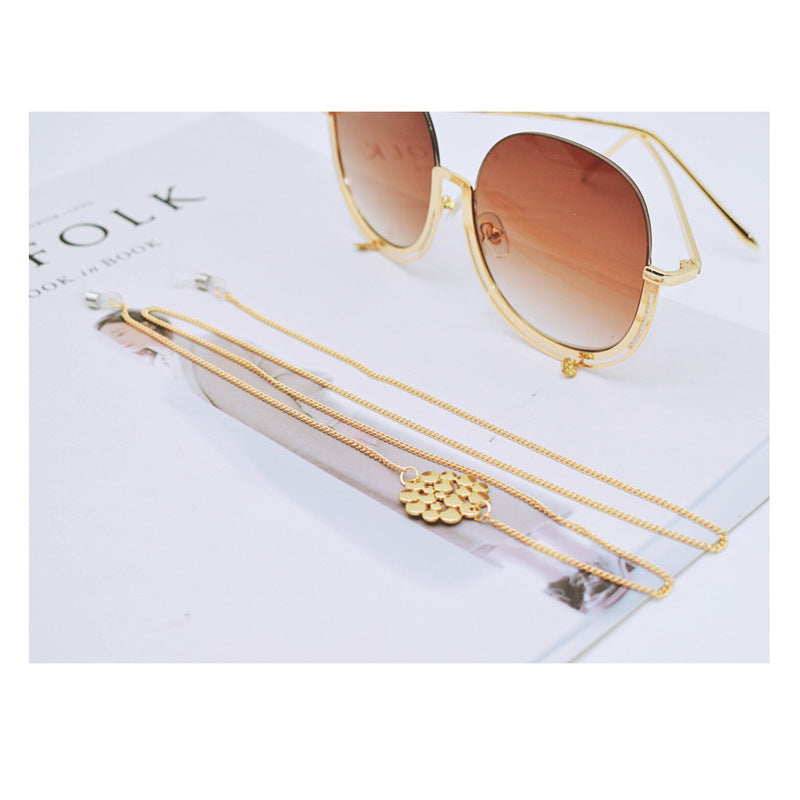 Elegant Layered Chain Eyewear Holder Stornfield
